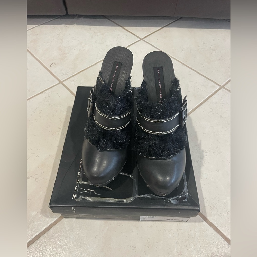 Steve Madden Wooden Clogs - Picture 7 of 7